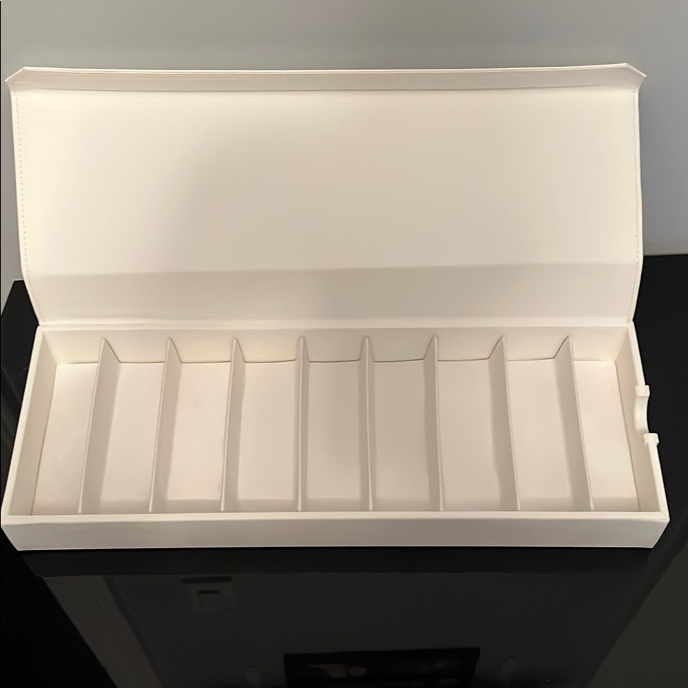 Elegant White Chloe Sunglasses Organizer with 9 Compartments